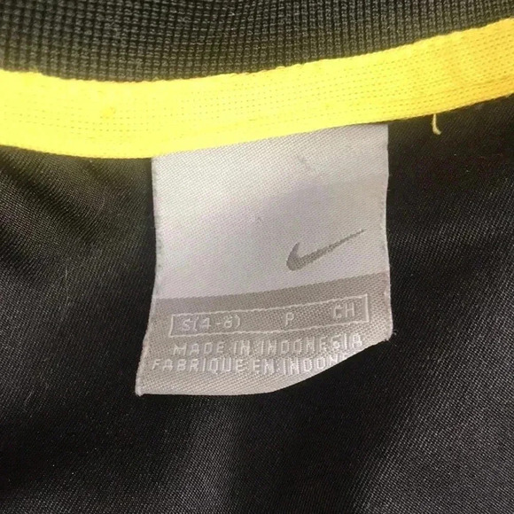 Nike Black & Red Track Jacket - Picture 4 of 4